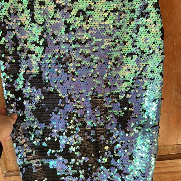 SO FUN! Small Sequin Mini-Dress. - Picture 8 of 8